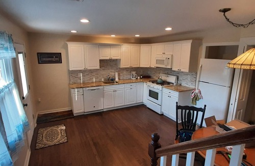 Ocean Gate Apartment | Whole apartment on the pond