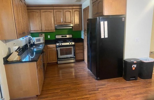 Sacramento Hostel | WHOLE Family - Rosemont - Hostel