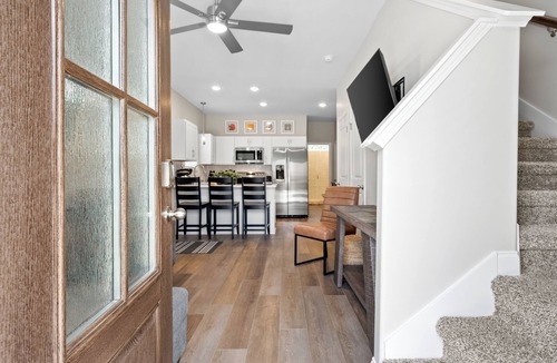 Clarksville House | Whole Home 1012 & 1014 Franklin