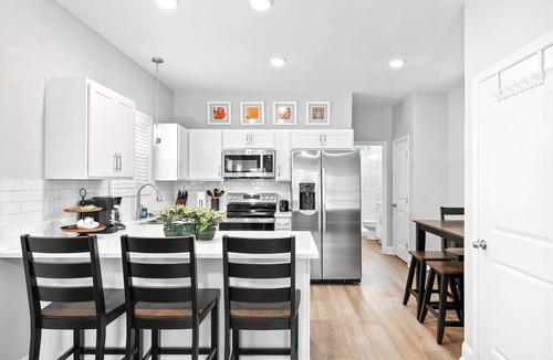 Clarksville House | Whole Home 1012 & 1014 Franklin