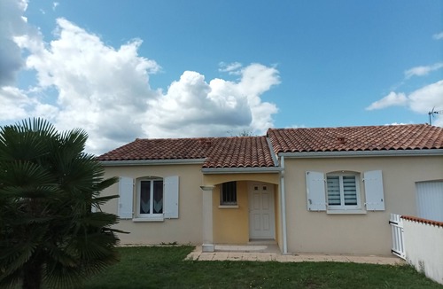 Boutiers-Saint-Trojan House | Whole house near Cognac