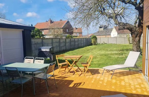 Roye House | Whole house: accommodation - Roye, France