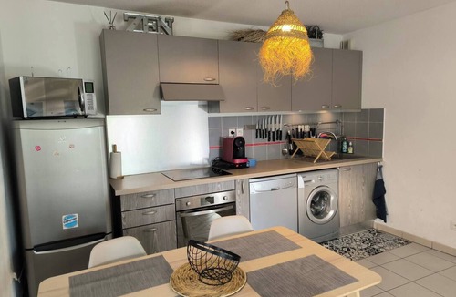 La Croix-Rouge Apartment | Whole house: apartment in residence - Marseille, France