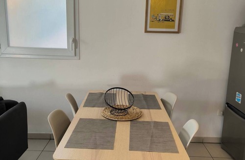 La Croix-Rouge Apartment | Whole house: apartment in residence - Marseille, France
