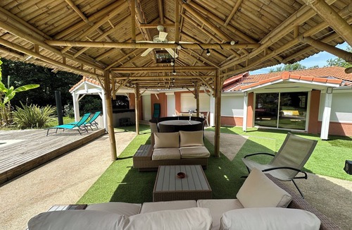 Cepet Cottage | Whole-house cottage for 14 people Large, quiet plot Ideal for groups