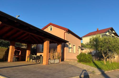 Sarsoni House | WHOLE HOUSE FOREST-yard and BBQ, private parking