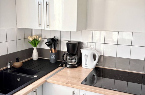 Ambares-et-Lagrave House | WHOLE HOUSE JACUZZI RECEPTION OPEN 24/7