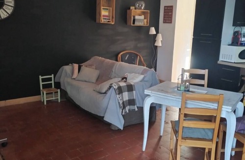 Caudry House | Whole house in town, pets welcome