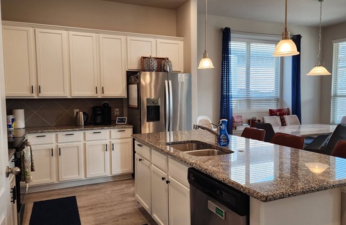 Weston House | Whole house in wonderful Melissa with amenities that sleeps six guests.