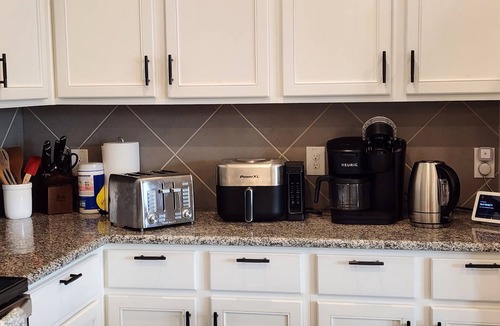Weston House | Whole house in wonderful Melissa with amenities that sleeps six guests.
