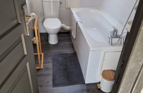Beauvais Apartment | Whole house near city center