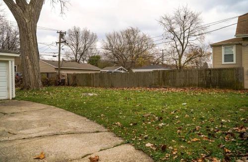Maywood House | Whole house near city with private parking
