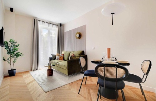 Quartier de Javel Apartment | Whole house near the Eiffel Tower