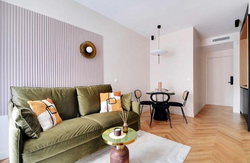 Quartier de Javel Apartment | Whole house near the Eiffel Tower