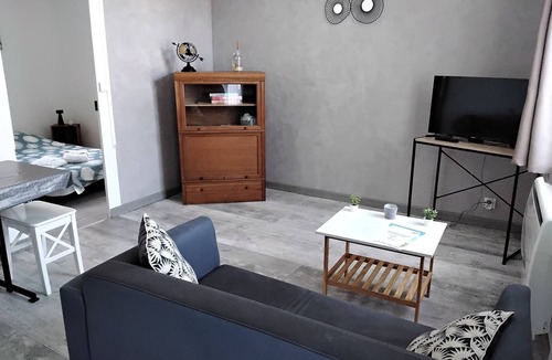 Saint-Martin-sur-Ocre Apartment | Whole studio 2 persons