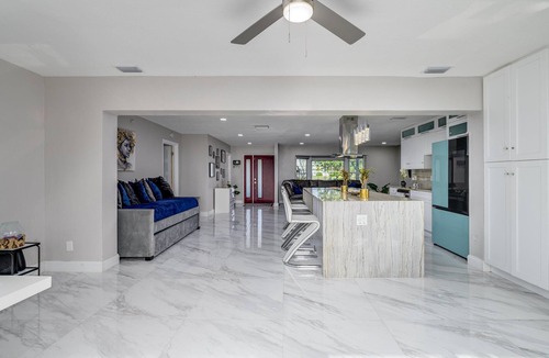 Capri Isle House | Whole Waterview island Home: Beach & sun