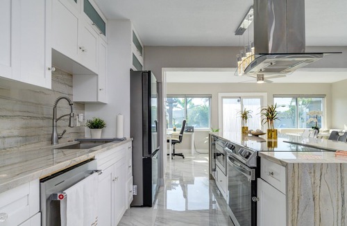 Capri Isle House | Whole Waterview island Home: Beach & sun