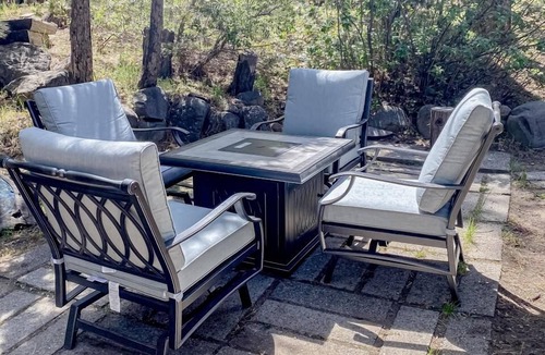 Kings Beach Ski Chalet | Wholesome hotel with lakeview, golf, skiing, WiFi, & Netflix