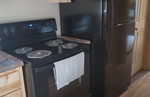 Coleman Cabin | Wi-Fi on site Quiet Country Setting. 2 bedroom,