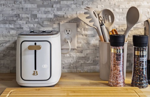 Wichita House | Wichita Getaway Popcorn Fast Wi-Fi & free Coffee bar