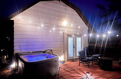 Lawton House | Wichita Mtns Barn@Ft Sill, Medicine Park, Hot tub