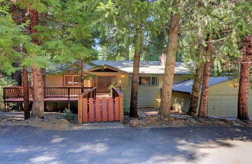 Pollock Pines House | Wicker Moose Manor - 3600 Sq Ft Multi-Family Getaway!
