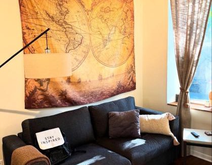 Pulaski Park Apartment | Wicker Park 1-BR Walk to Train & Grocery Easy Downtown Access