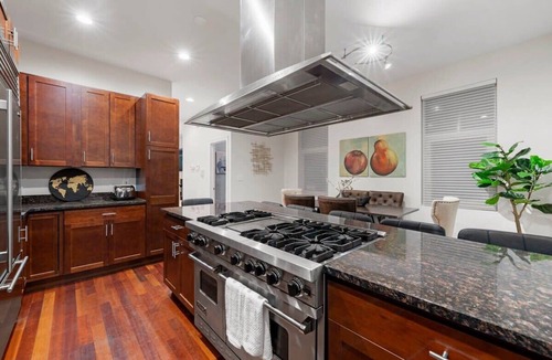 Wicker Park House | Wicker Park 4BD Home: Parking, Theater, & Rooftop