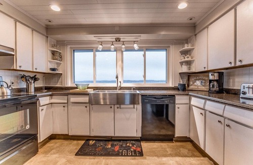 Teall Beach House | Wide Open Views: lakefront home with hot tub