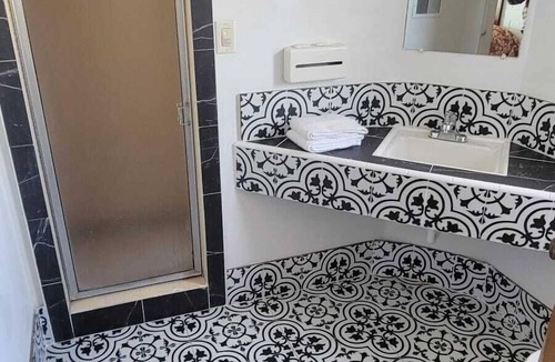 Hollister Hotel | Wiebe Motel