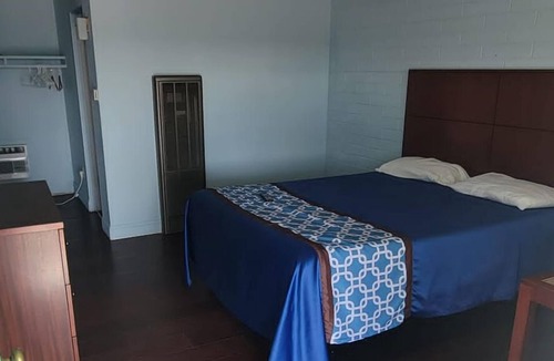 Hollister Hotel | Wiebe Motel