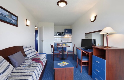 Pyrenees 2000 Apartment | Wifi, 100m from resort center, fitness, swimming pool, terrace, balcony, tv, ski locker, 27m²