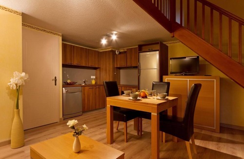 Isola Apartment | Wifi, 200m from resort center, balcony, tv, ski locker, 35m², Isola 2000