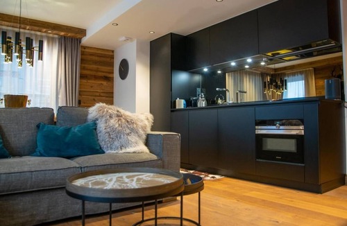 Les Gets Apartment | Wifi, 200m from ski slopes, 2nd floor, swimming pool, balcony, parking, tv, 67m², Les Gets