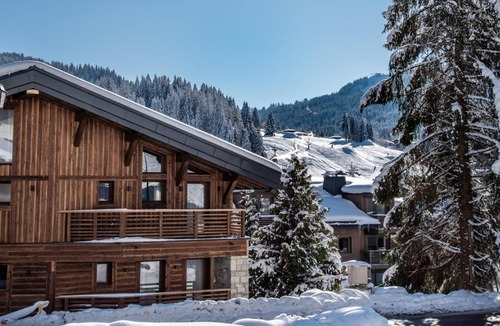 Les Gets Apartment | Wifi, 200m from ski slopes, 2nd floor, swimming pool, balcony, parking, tv, 67m², Les Gets