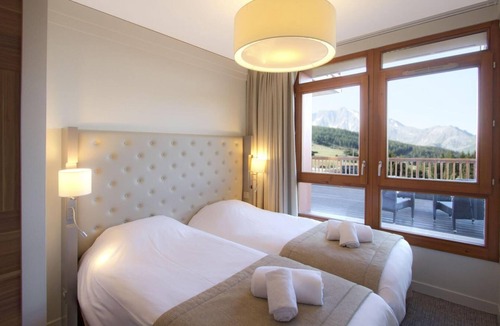 Arc-1800 Hotel | Wifi, 300m from shops, fitness, swimming pool, sauna, hammam, balcony, tv, ski locker, 45m²