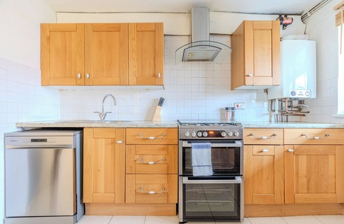 Livesey Apartment | Wifi 350Mb-Spacious Living Room-Smart TV 50" 4K