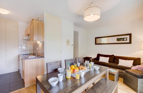Peyragudes Apartment | Wifi, 50m from resort center, sauna, jacuzzi, hammam, terrace, balcony, parking, tv, ski locker