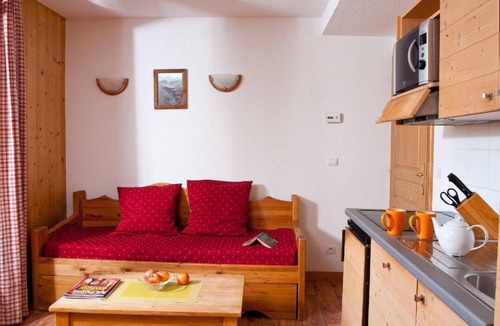 La Feclaz Apartment | Wifi, Ground floor, swimming pool, sauna, terrace, balcony, parking, ski locker, 27m², La Féclaz