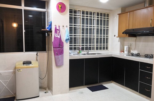 Kuala Lumpur Apartment | Wifi.InternetTV.Pool.35 min to 20th Century Fox World Malaysia.