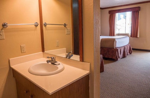 Gatlinburg - Pigeon Forge Hotel | Wild Bear Inn