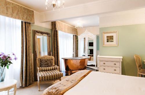 Crook Hotel | Wild Boar Estate