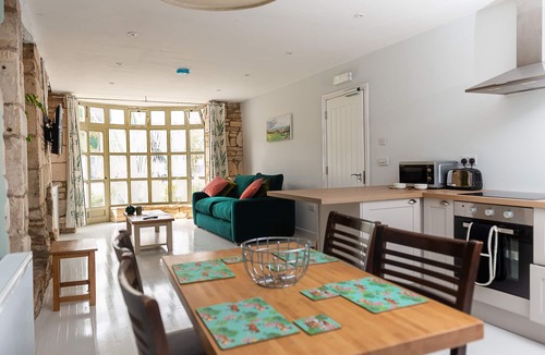 Nailsworth Hotel | Wild Garlic Rooms