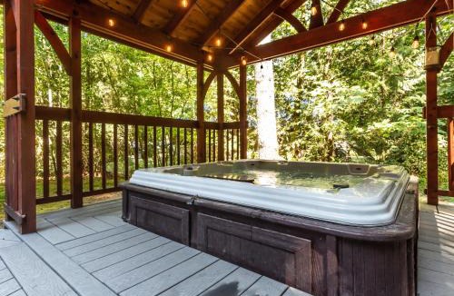 Glacier House | Wild Goose Lodge