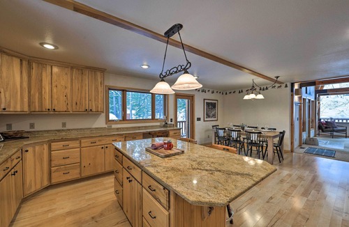 Alpine Cabin | 'Wild Huckleberry Cabin' in Alpine: Fire Pit, Deck