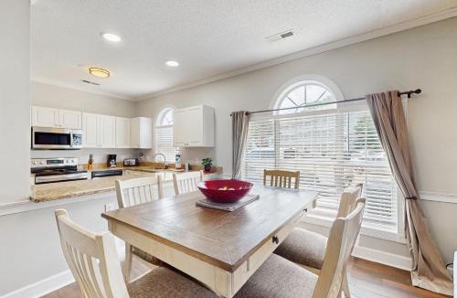 Central Myrtle Beach Apartment | Wild Iris 101