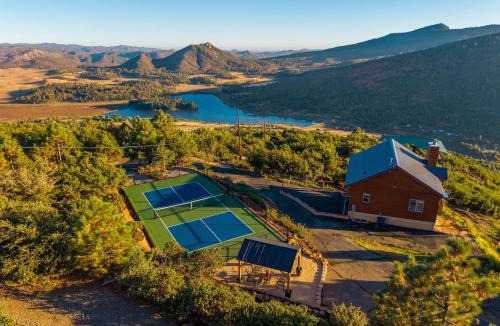Julian House | Wild Moon Ranch, Pickleball, Cedar Hot Tub
