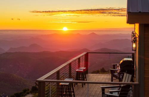 Julian House | Wild Moon Ranch, Pickleball, Cedar Hot Tub