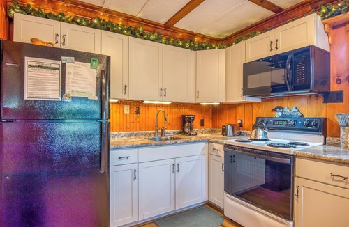 Rangeley House | Wild Pines Cabin | Shared Waterfront w/Bistro Lighting & Fire Pit