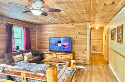 Sevierville House | Wild Reindeer 5min From Parkway HOTTUB FIREpit
